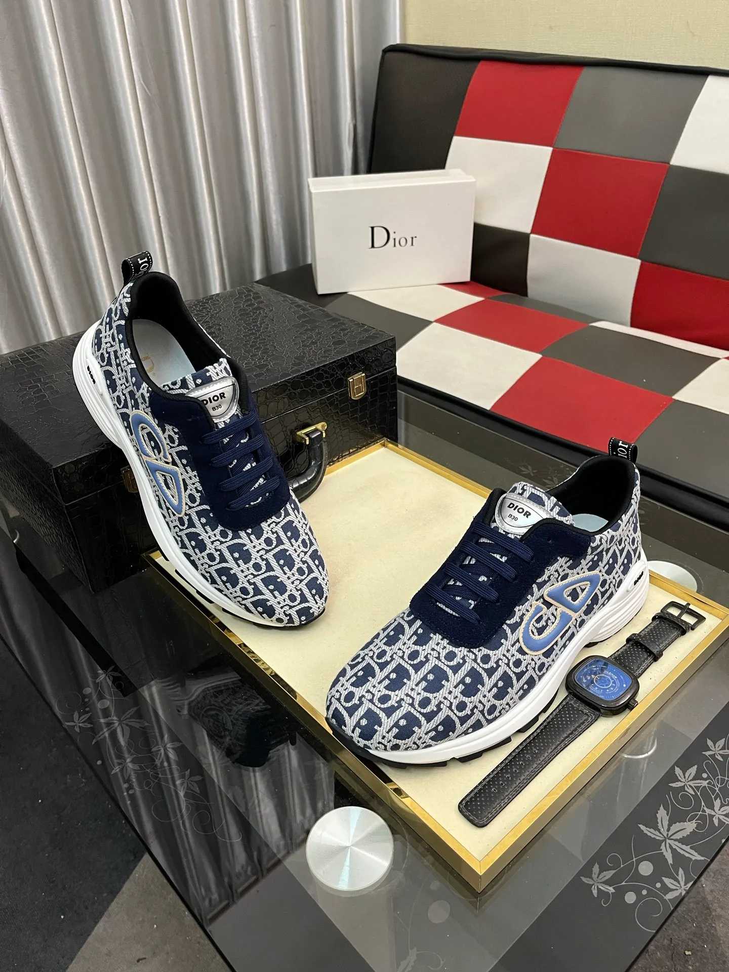 Men's Men's Shoes 💰440⌚️⌚️[Dior] Dior's new casual men's shoes are launched in Hong Kong counters. Official website 1:1 production. Original Italian materials. Designed by European and American masters. Perfect shape to create counter quality. Solid color rubber wear-resistant outsole and classic dazzling head! Super versatile and very comfortable. High-end without losing taste, fashionable and novel! ! Absolute focus! Code number: 38-445️⃣Colors available